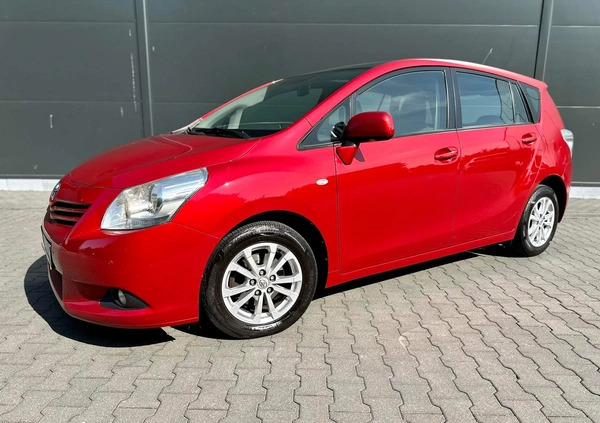 Toyota Verso cena 24900 przebieg: 289000, rok produkcji 2010 z Płock małe 137